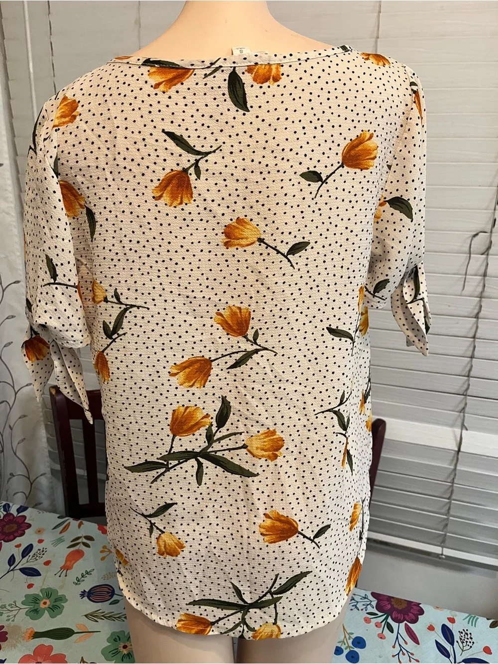 mine Cream Floral Long Sleeve Tie-Sleeve Blouse with Yellow Blossoms